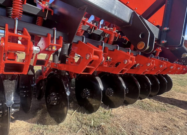 For Sale: 20-Row Double Disc Seeder – Reliable, Simple, Ready to Work