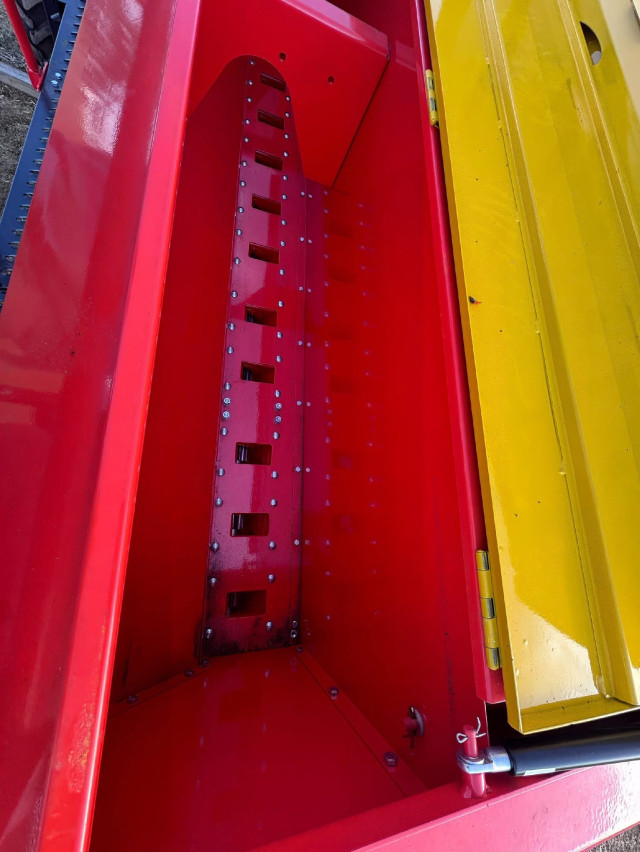 24 Row Double Disc Seeder - Red Earth