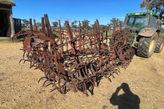 Howard Bagshaw 11 Leaf Trailing Harrows 